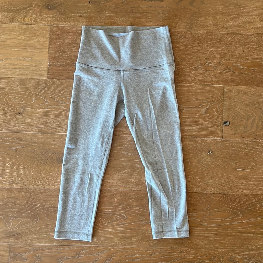 Lululemon cropped grey leggings - size 6